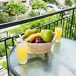 Grapevine Апартаменты *